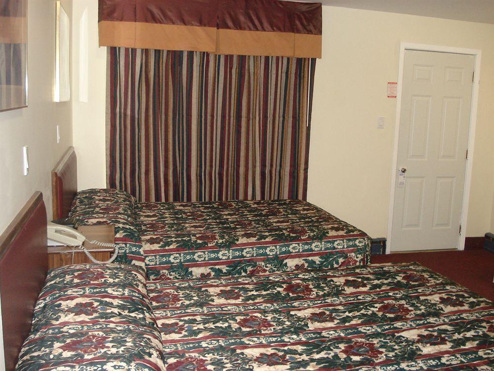סטורג'און פאלס Lincoln Motel מראה חיצוני תמונה