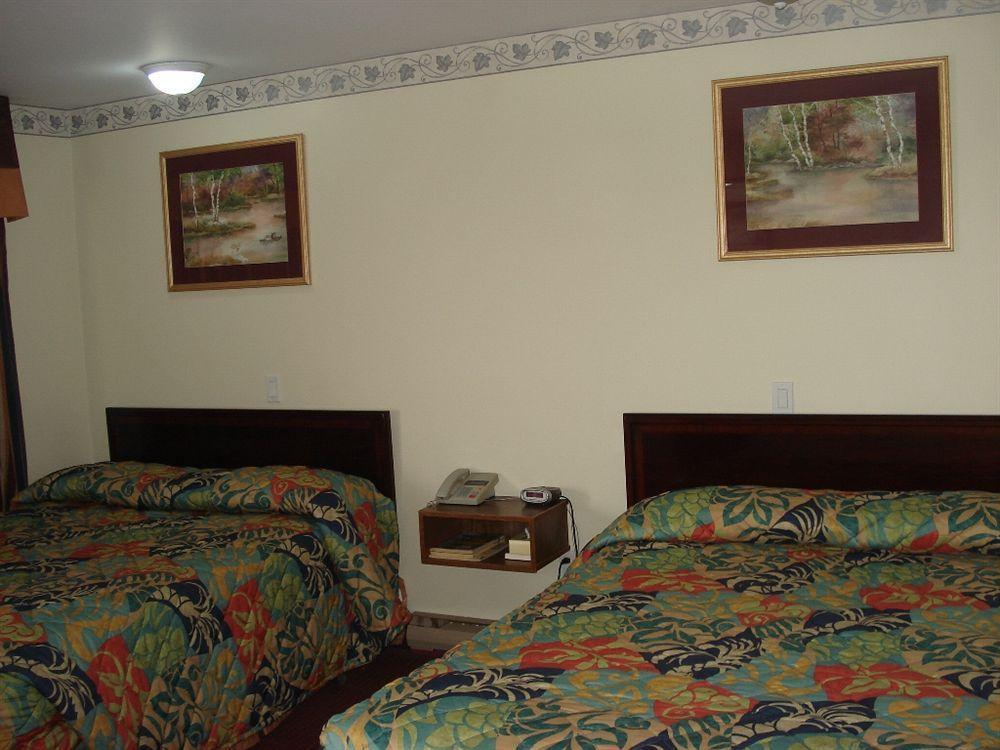 סטורג'און פאלס Lincoln Motel מראה חיצוני תמונה