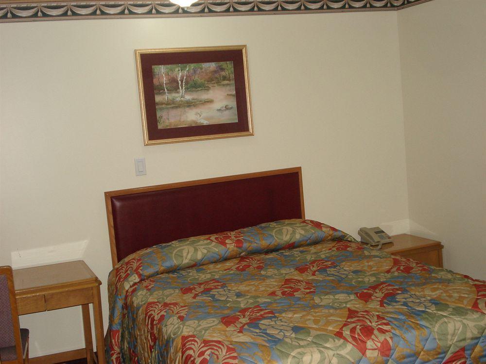 סטורג'און פאלס Lincoln Motel מראה חיצוני תמונה