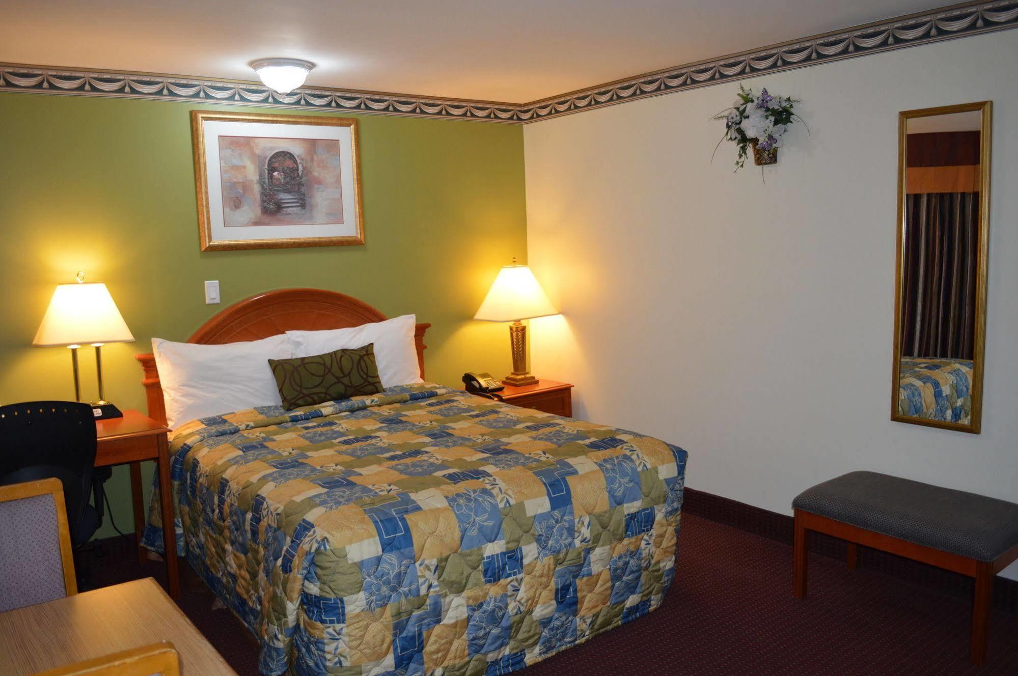 סטורג'און פאלס Lincoln Motel מראה חיצוני תמונה