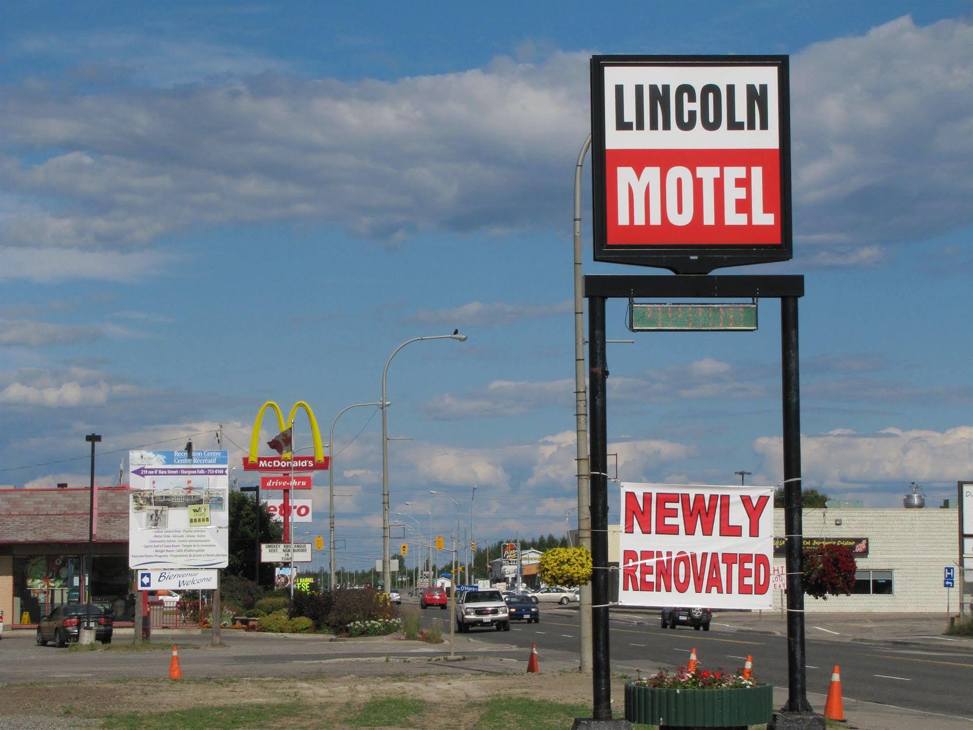 סטורג'און פאלס Lincoln Motel מראה חיצוני תמונה