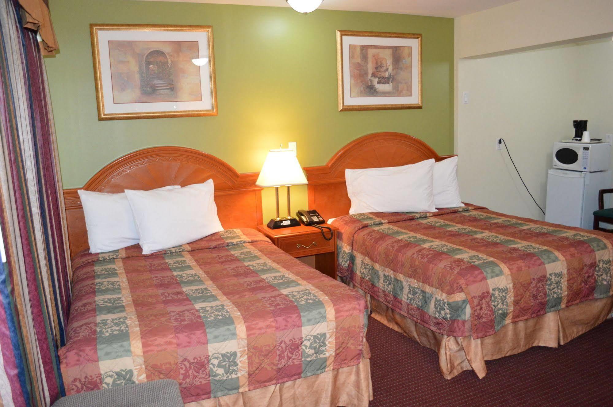 סטורג'און פאלס Lincoln Motel מראה חיצוני תמונה