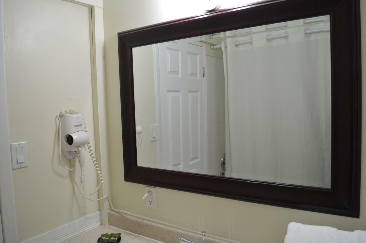 סטורג'און פאלס Lincoln Motel מראה חיצוני תמונה